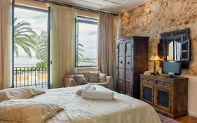 Elois Suites
